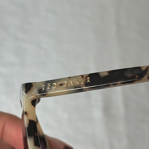 Ted Baker Faux Tortoise Print Sunglasses with Pink Mirror Lenses Classic Playful main image 9